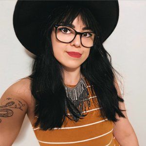 Meet your Posher, Daniela